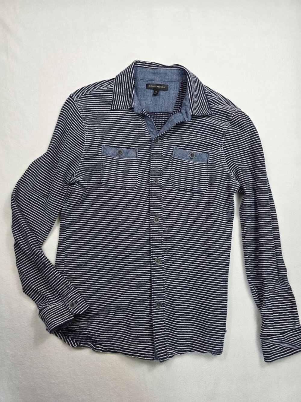 Banana Republic Navy & White Striped Button-Up Mens Shirt M